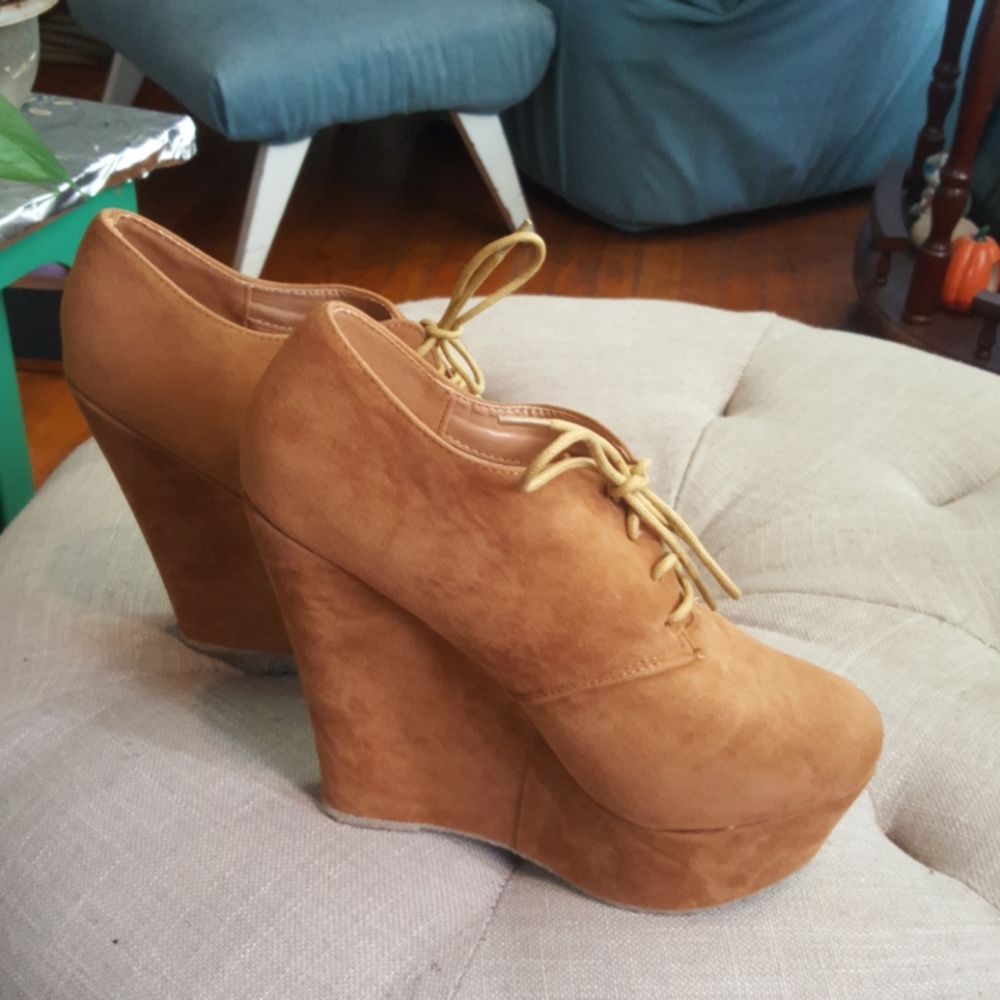 Shoes - Picture 4 of 5